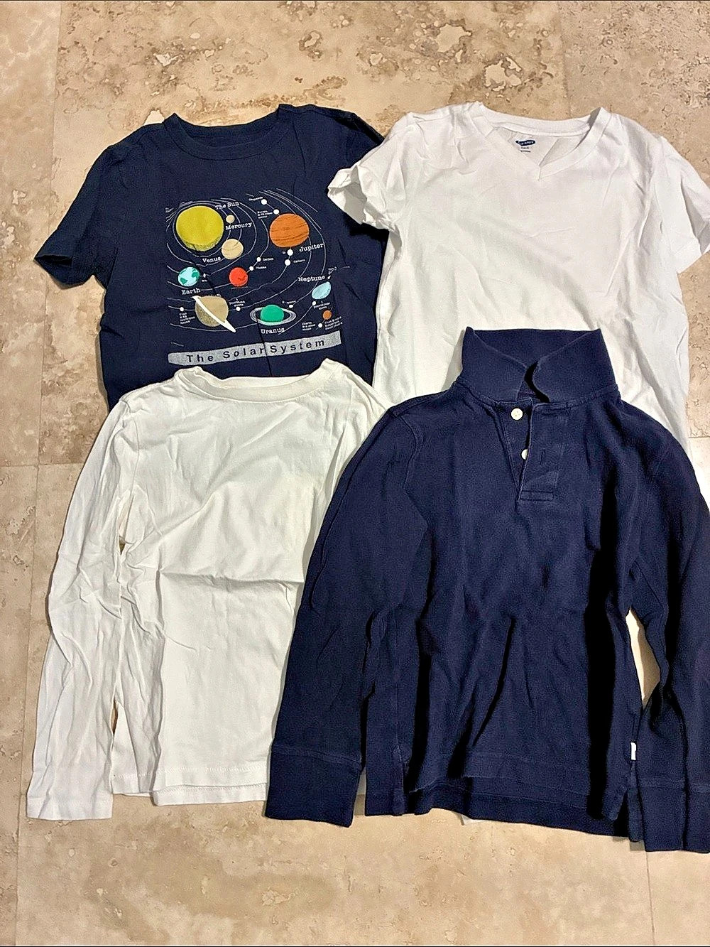GAP Kids Graphic Tees Small 4-Piece Lot